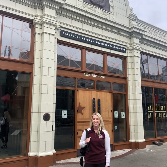 Meet your Posher, Jenni - Picture 2 of 7